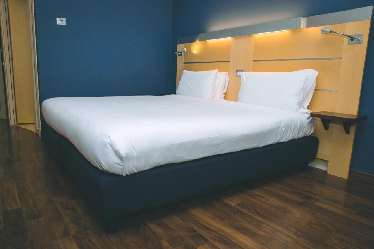 Express Milan-malpensa Airport By Ihg Hotel 3*