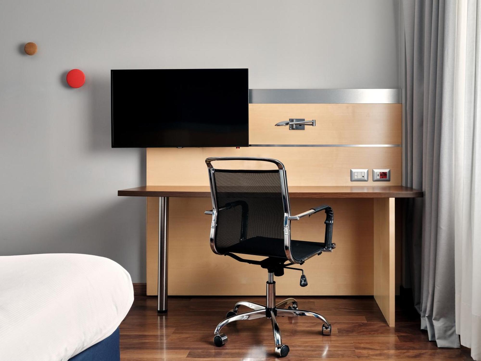 Express Milan-malpensa Airport By Ihg Hotel 3*