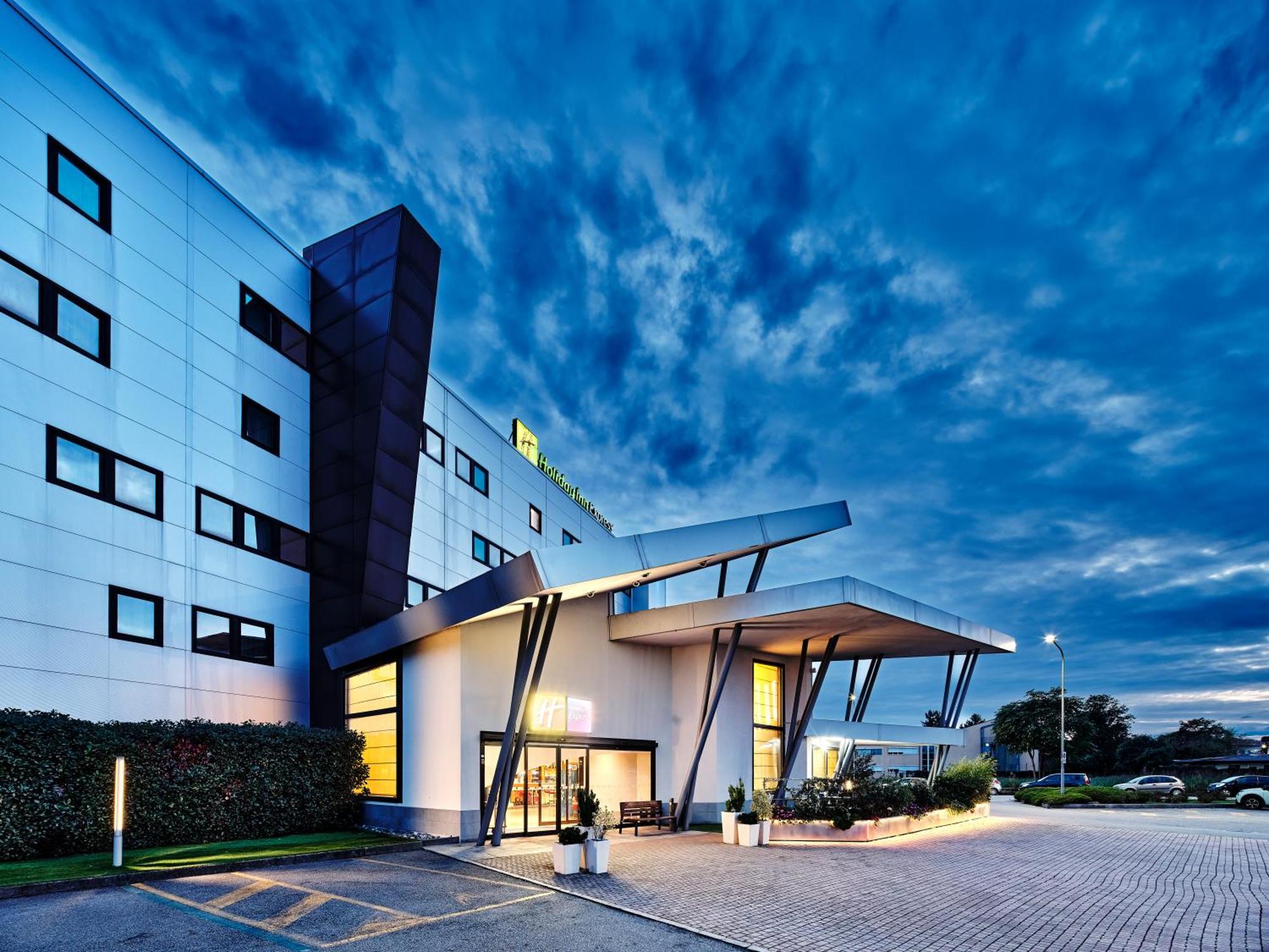 Express Milan-malpensa Airport By Ihg Hotel