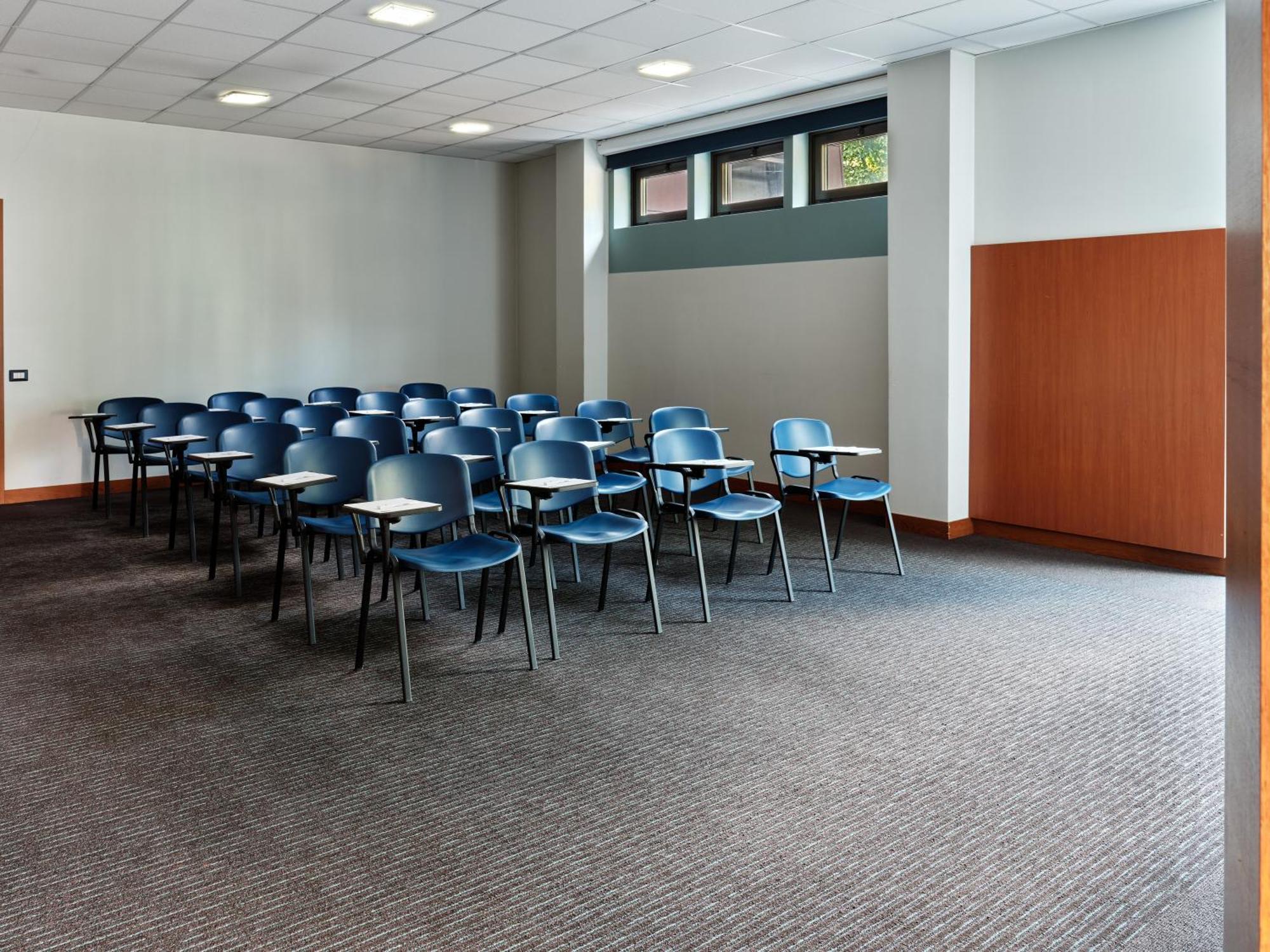 Express Milan-malpensa Airport By Ihg Hotel 3*