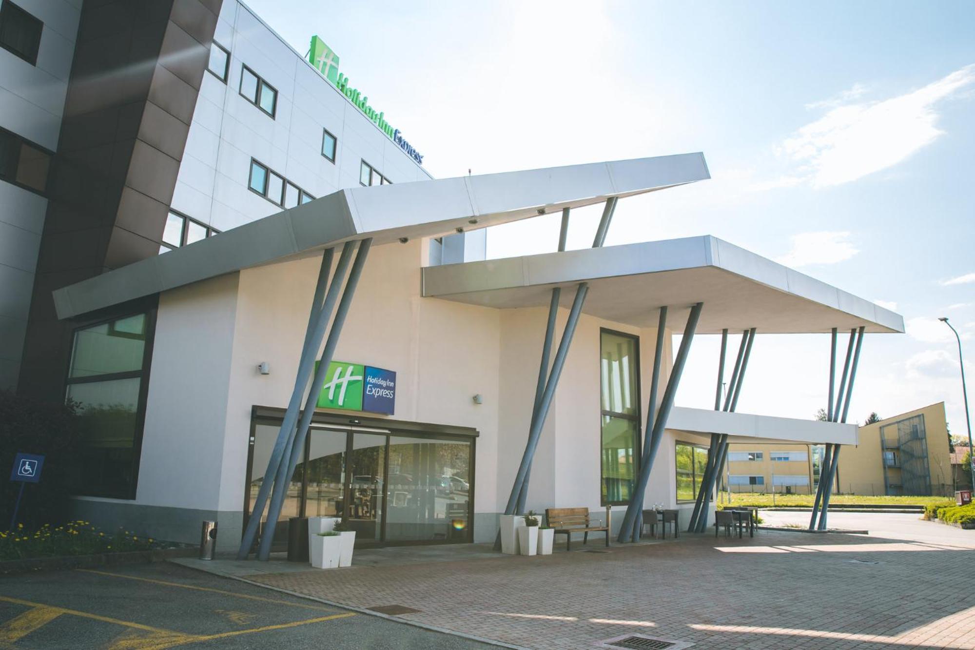 Express Milan-malpensa Airport By Ihg Hotel Somma Lombardo